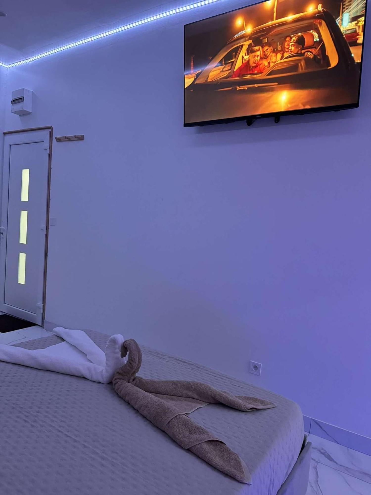 Suite Gold By L Amaryllis I Jacuzzi & Sauna Prive I Centre Beziers Arrivee Autonome Exteriér fotografie